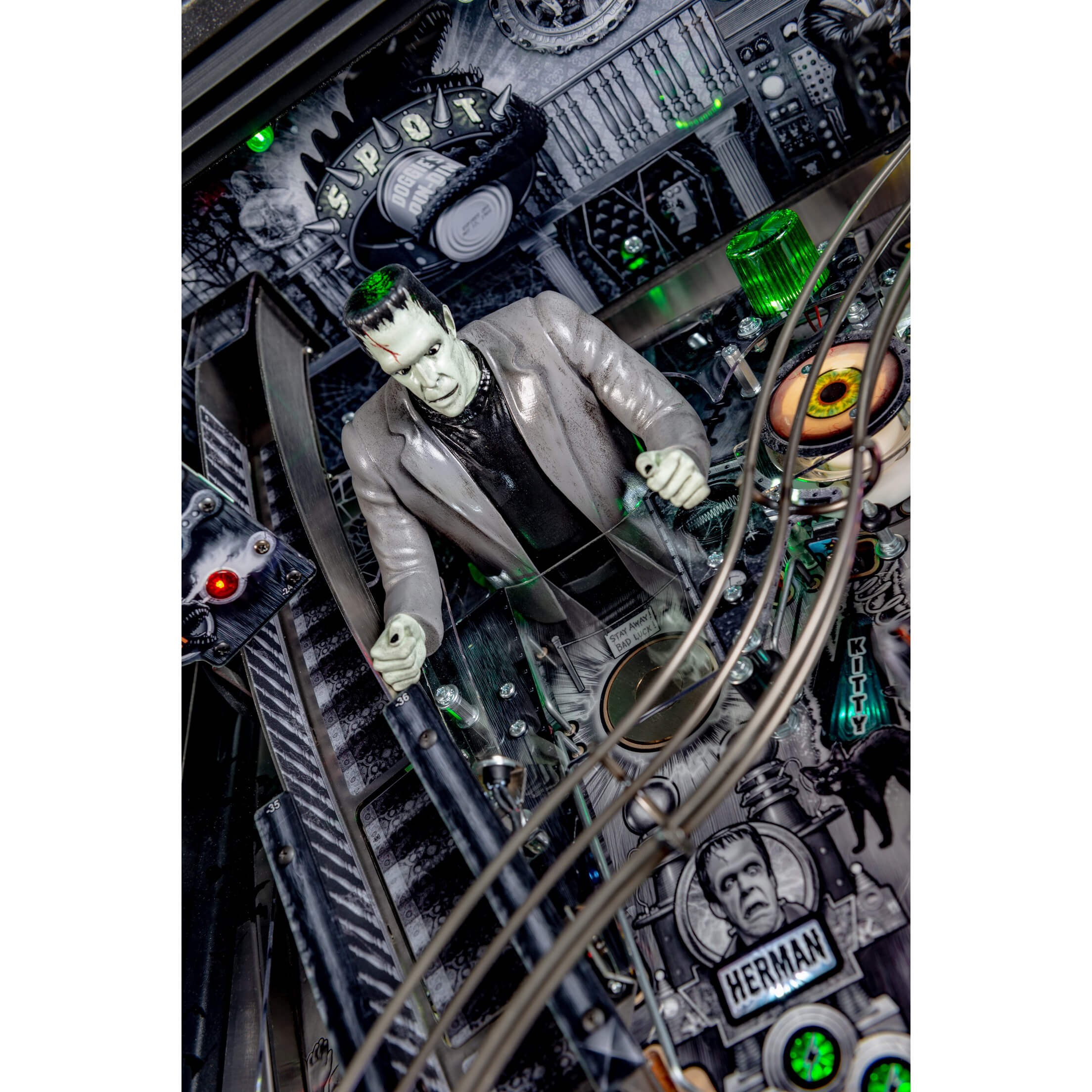 The Munsters Premium Pinball Machine by Stern The Munsters Premium Pinball Machine by Stern