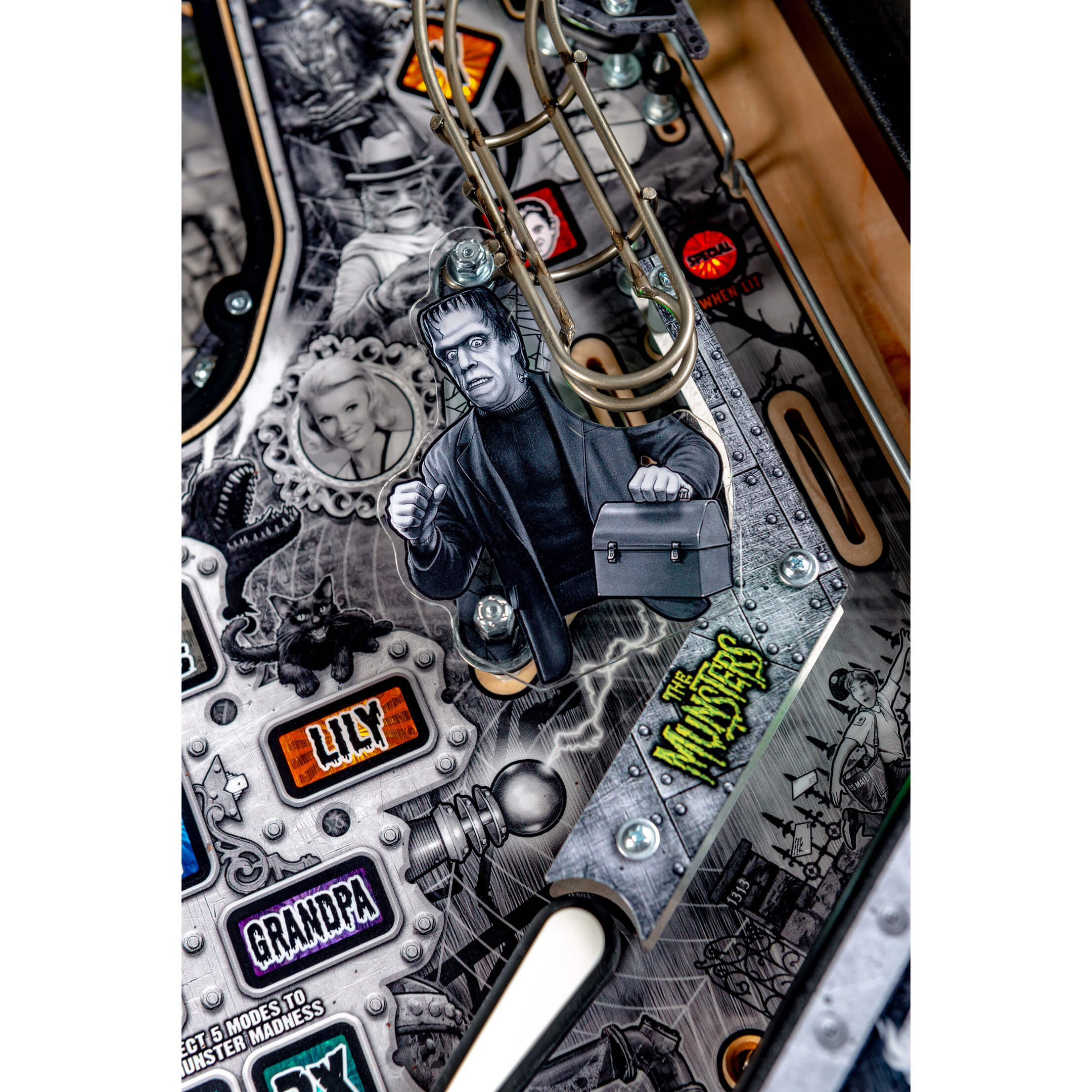 The Munsters Premium Pinball Machine by Stern The Munsters Premium Pinball Machine by Stern