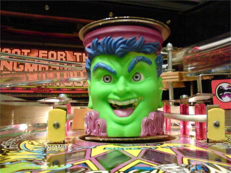 Cirqus Voltaire Pinball Machine by Bally Cirqus Voltaire Pinball Machine by Bally